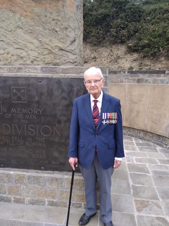 Major David Young MC visits memorial 2nd Division Feb 2020